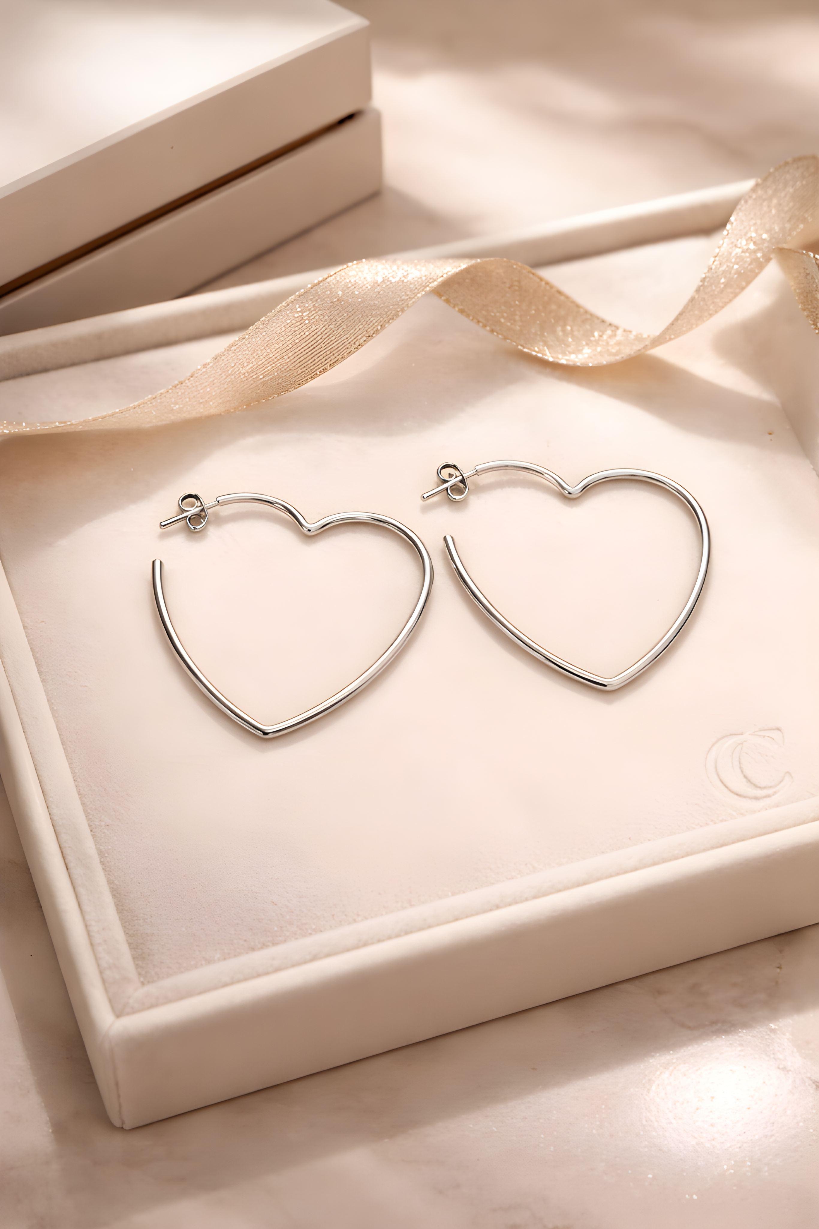 Brinco argola coração